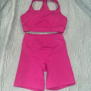 Oner active set timeless sports bra and shorts